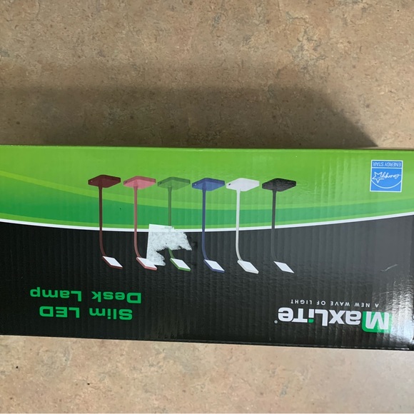 Maxlite slim LED desk lamp - Picture 3 of 6